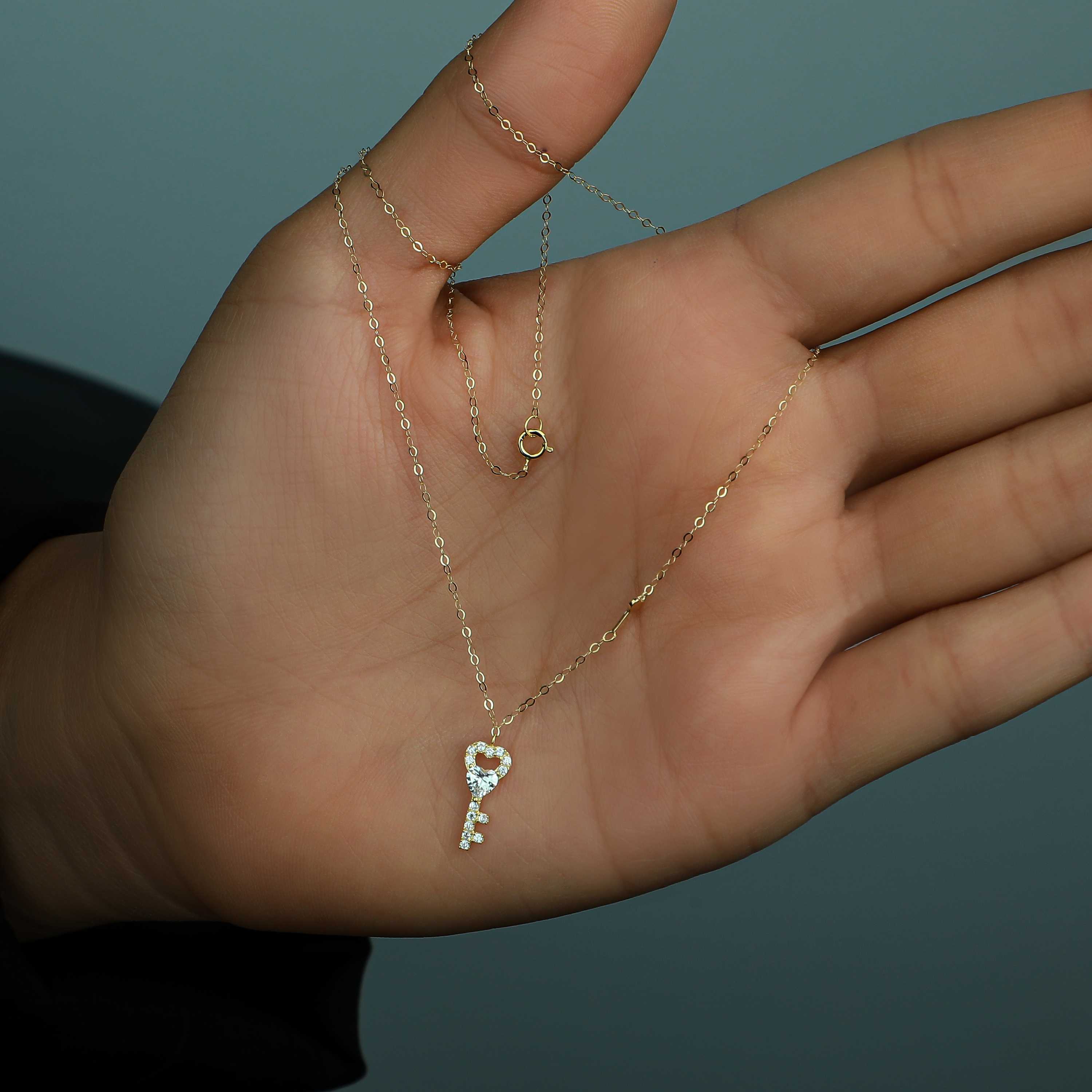 18 karat gold choker, made in Turkey - (H-0908)